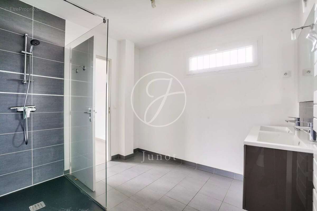 Maison à CROISSY-SUR-SEINE