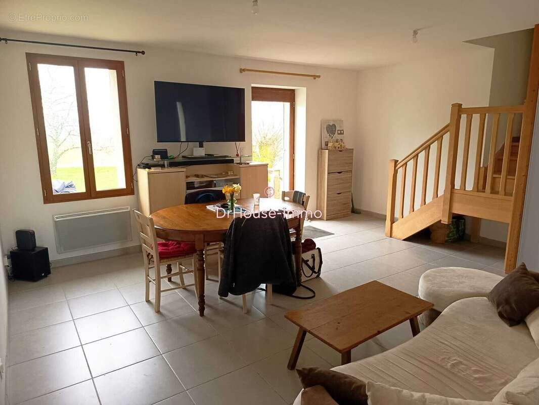 Maison 121 m² à Sainte-Radegonde  - photo 13