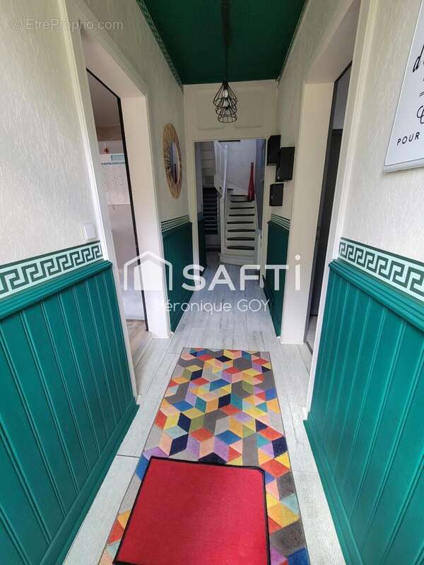 Maison 129 m² à Medillac  - photo 2