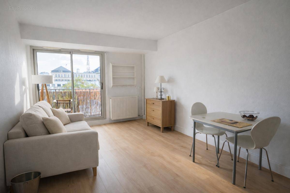 Appartement à PARIS-20E