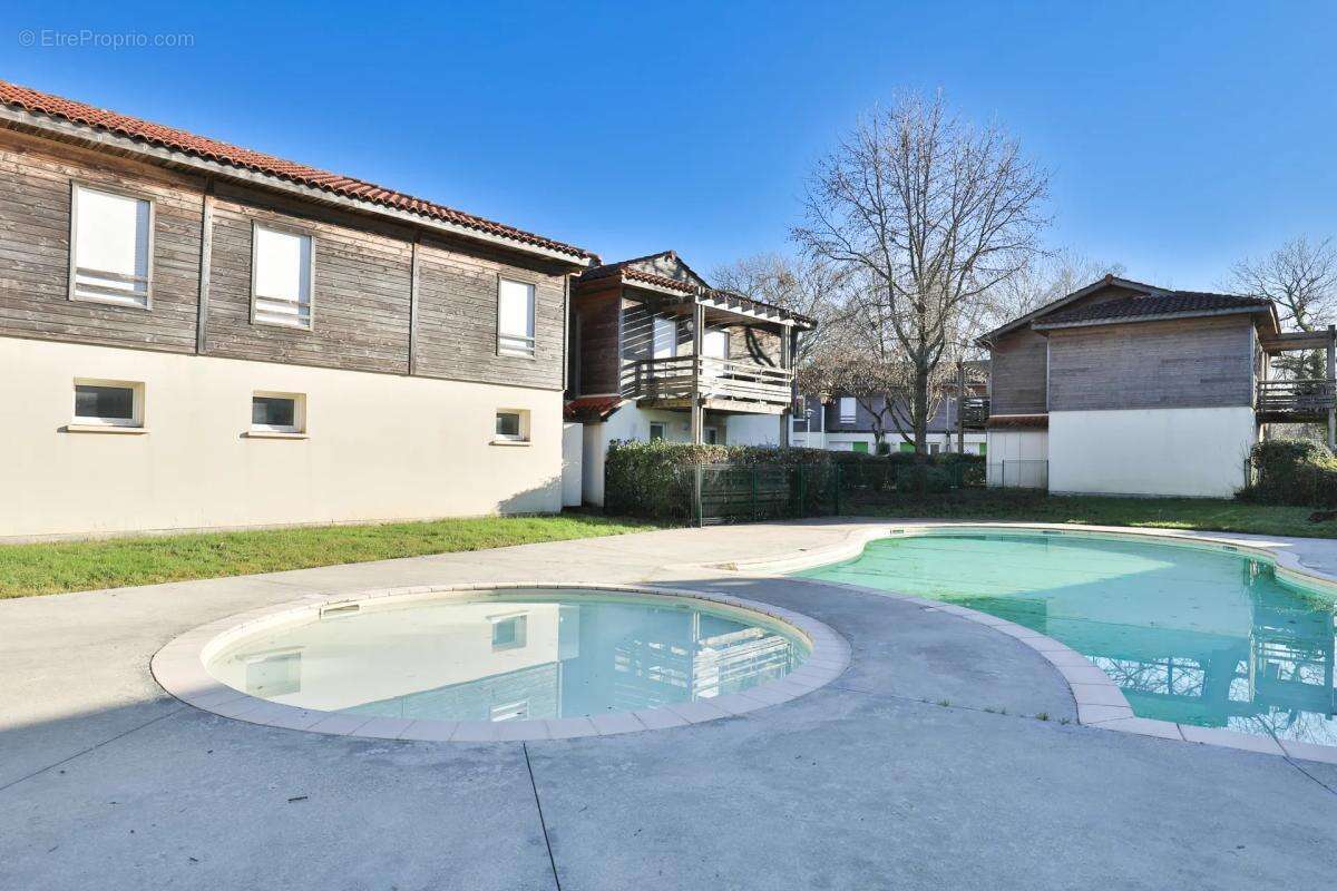 Appartement à AUREILHAN