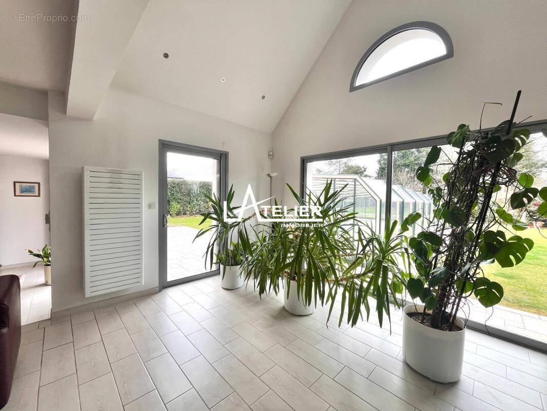 Maison à SAINT-ETIENNE-DE-MONTLUC