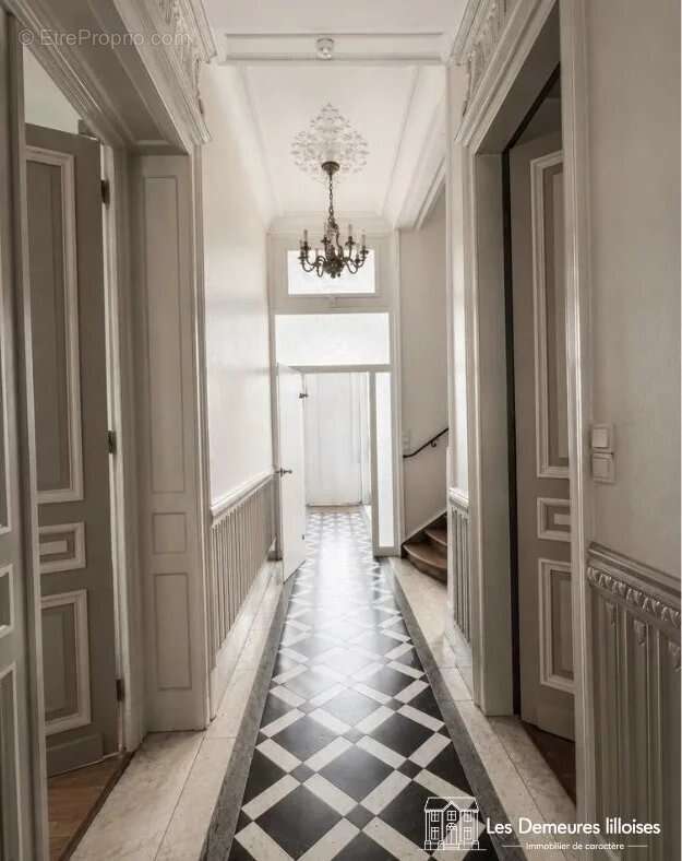 Bel immeuble de 384 m2 secteur recherché, jardin, parkings - photo 8