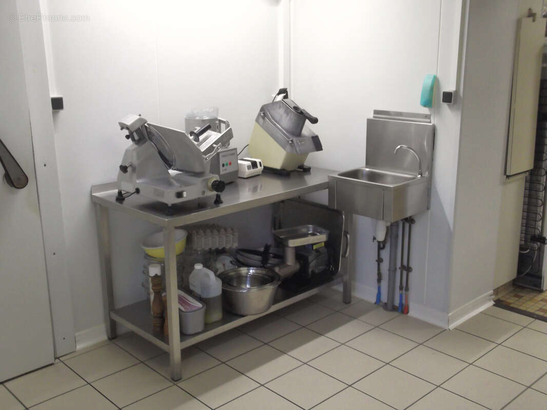 Commerce à AUTECHAUX