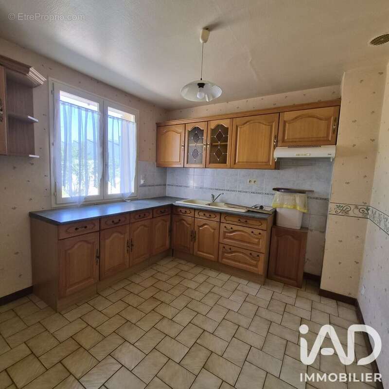 Maison 70 m² à Saint-Andre-Les-Vergers  - photo 2