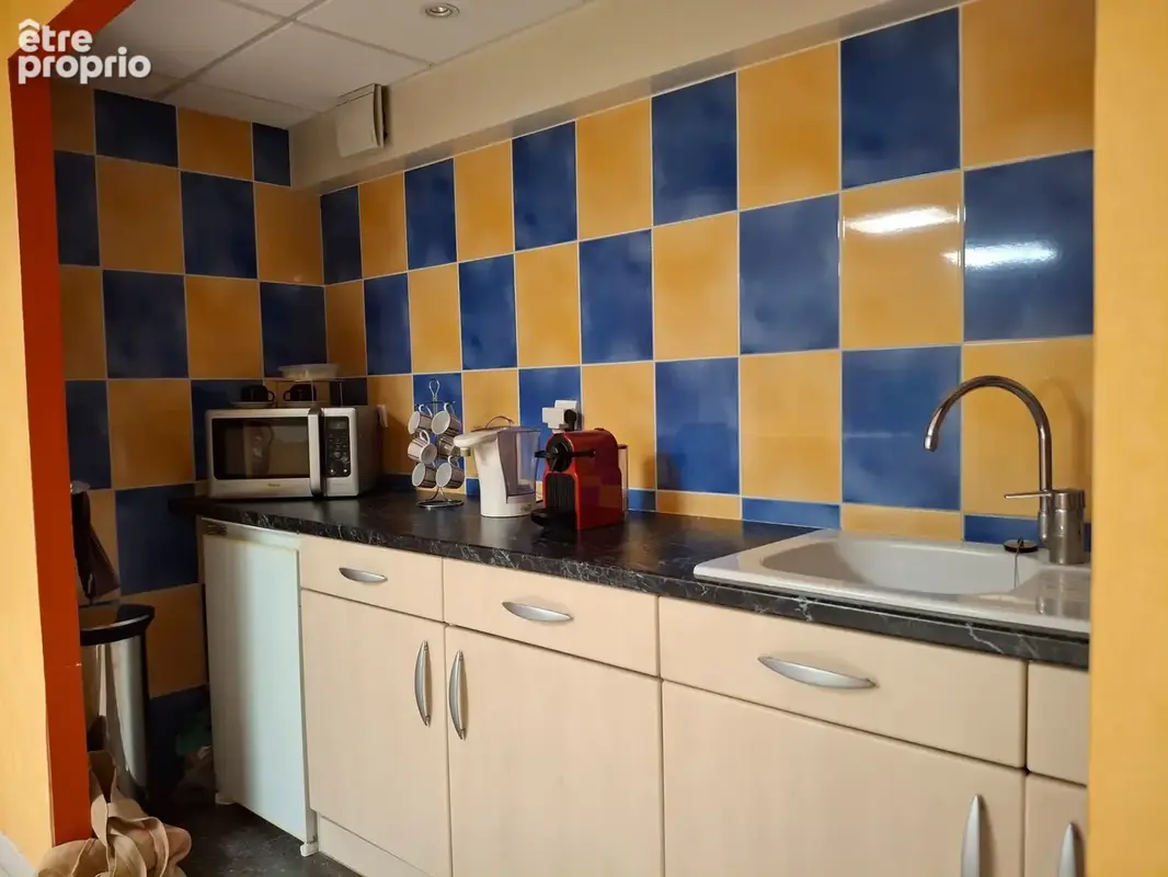 Local commercial polyvalent – Résidence Couronne de Gigny - photo 9