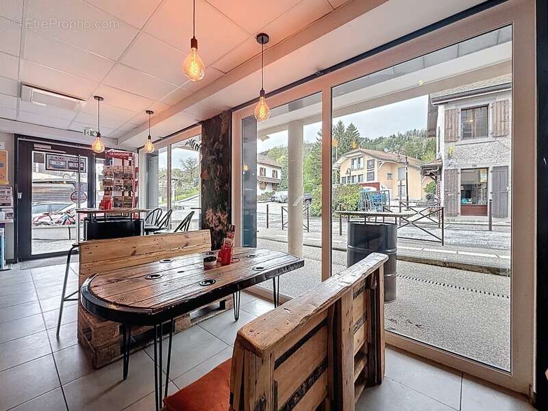 Commerce à LUCINGES