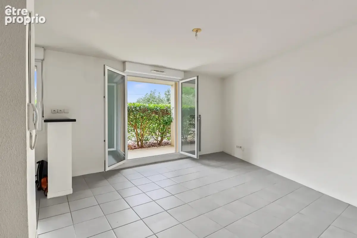 Eaunes cœur de ville - Agréable appartement T3 avec terrasse couverte - photo 2