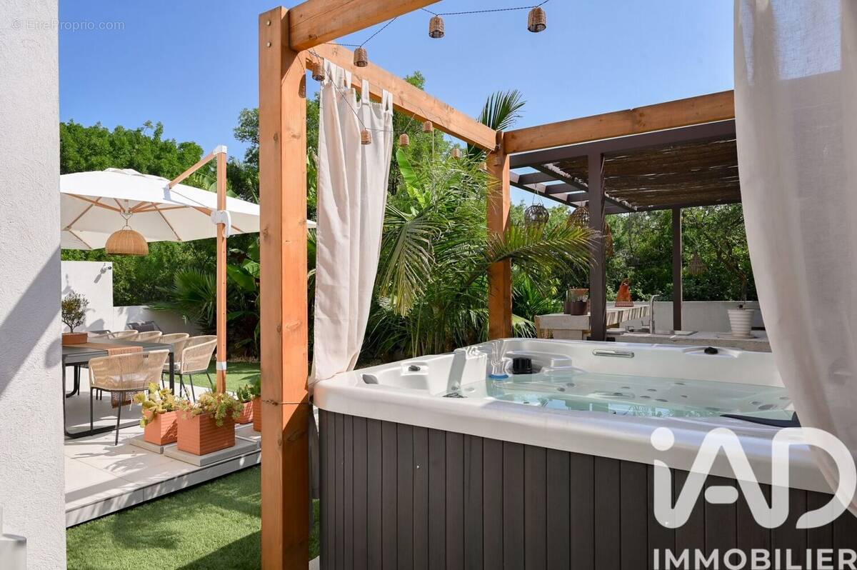 Photo 1 - Maison à PEYPIN