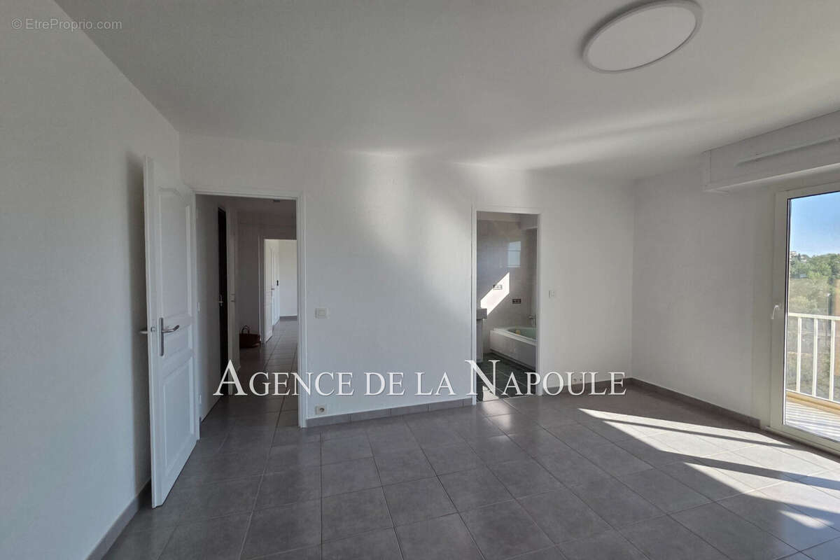 Appartement 40 m² à Mandelieu-La-Napoule  - photo 9