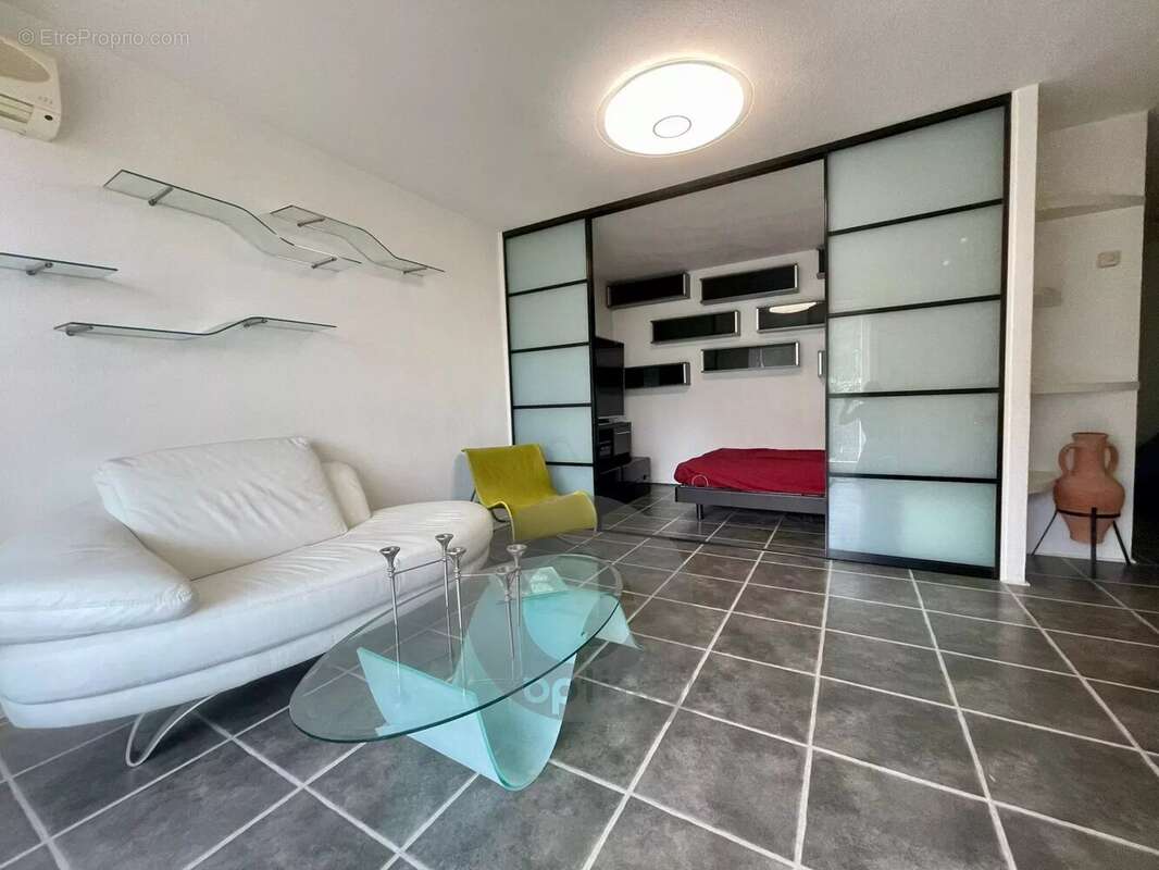 Appartement à EZE