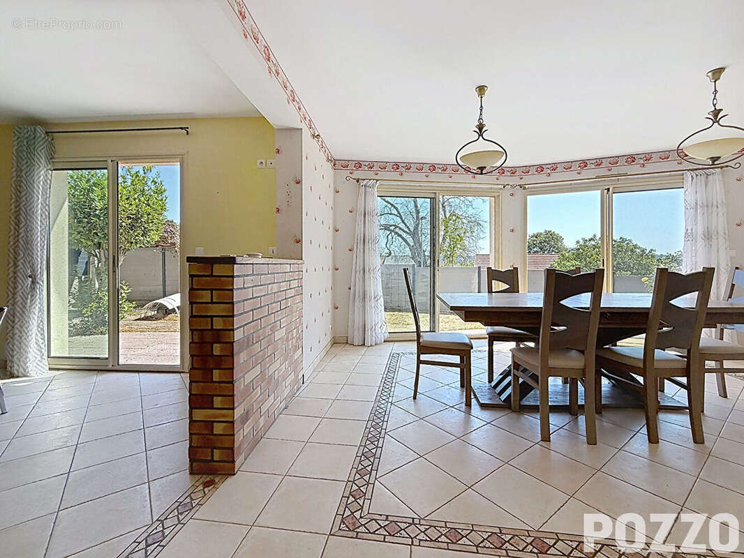 Maison 135m² F6 à vendre à Saint Pair sur Mer - Hangar 80m². terrain 900m² - photo 3