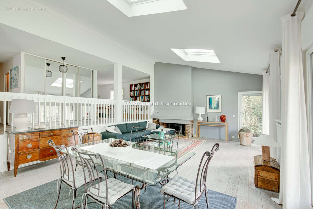 Maison à LA CELLE-SAINT-CLOUD