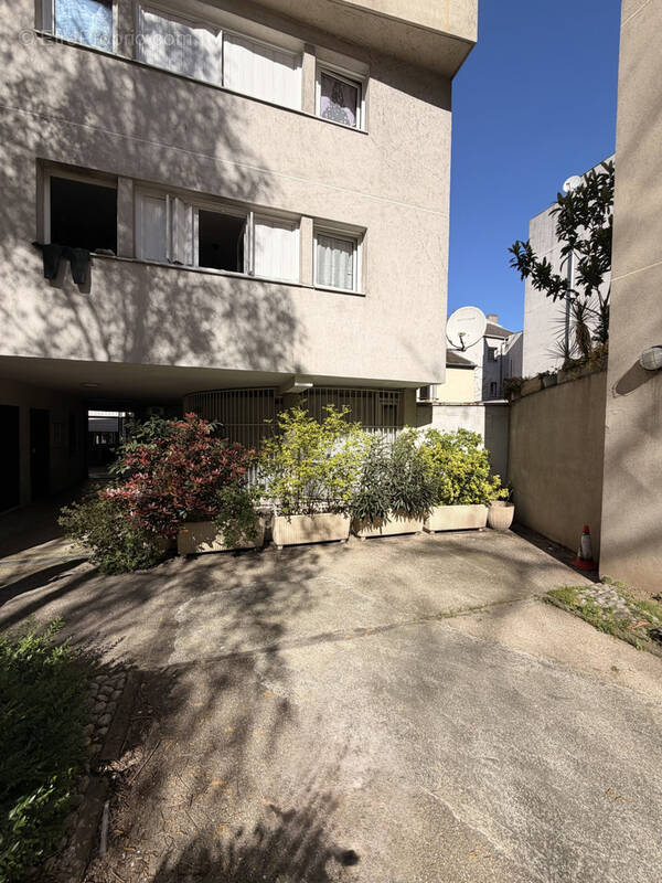 Commerce à BAGNOLET