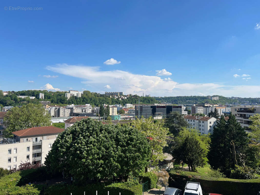 Appartement à LYON-9E