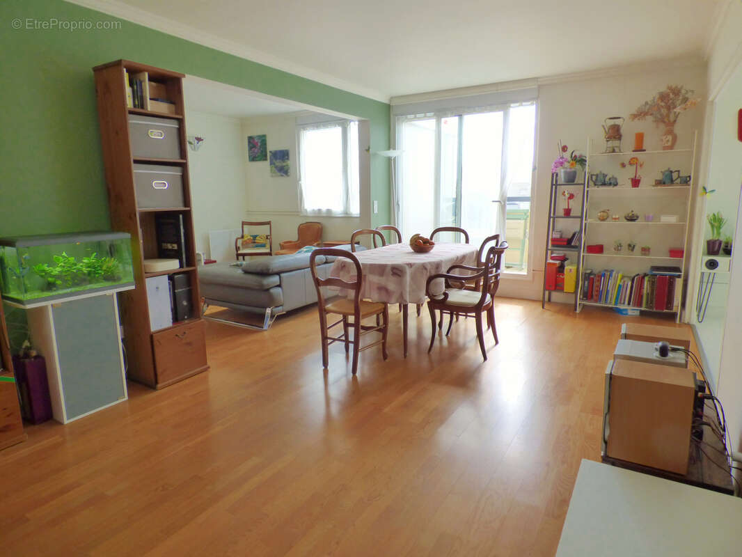 Appartement à HOUILLES