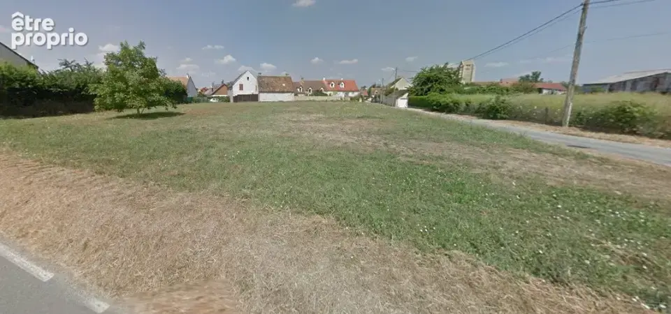 Terrain à LES GRANGES-LE-ROI