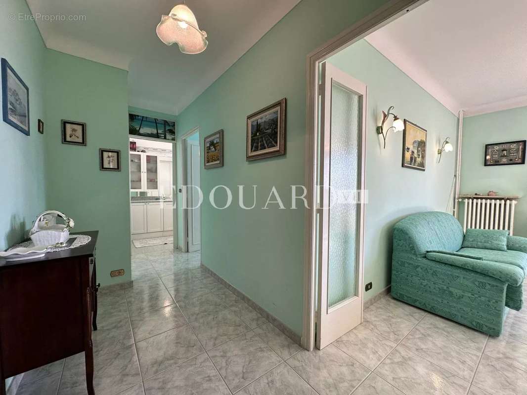 Appartement à ROQUEBRUNE-CAP-MARTIN