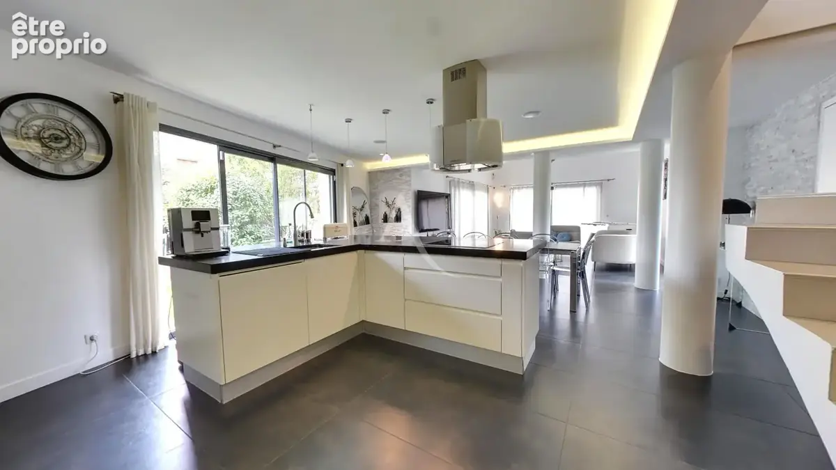 Maison contemporaine Bry sur Marne - environ 212m² - photo 5