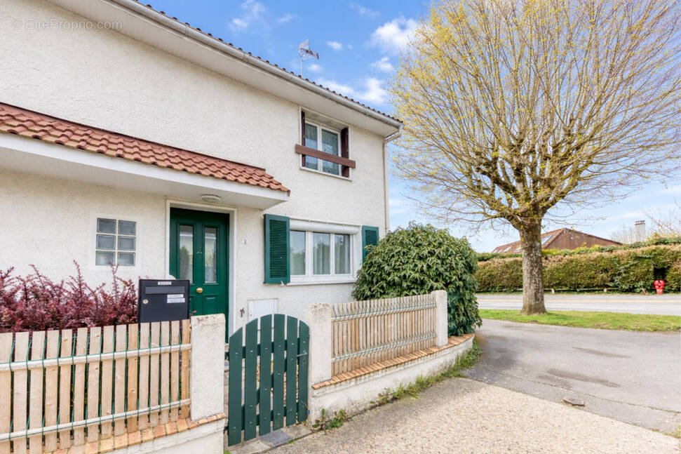 Maison à OZOIR-LA-FERRIERE