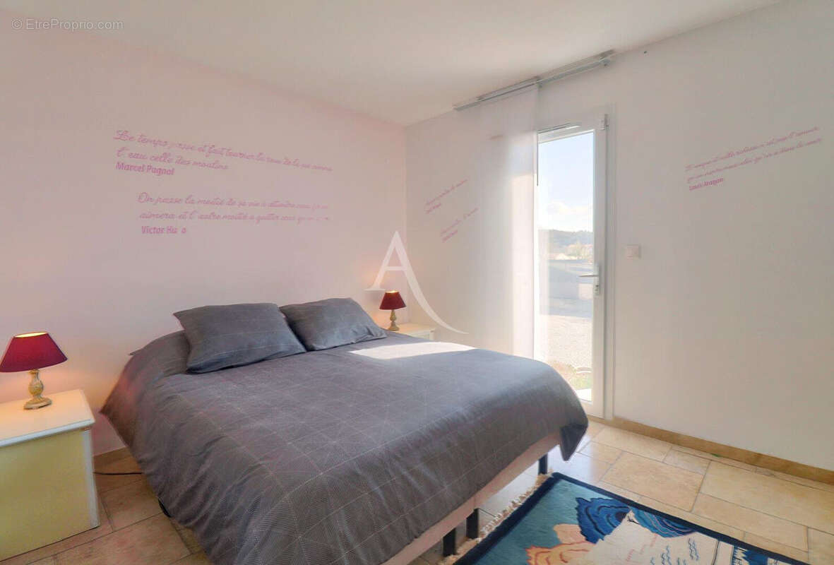 Maison à VINON-SUR-VERDON