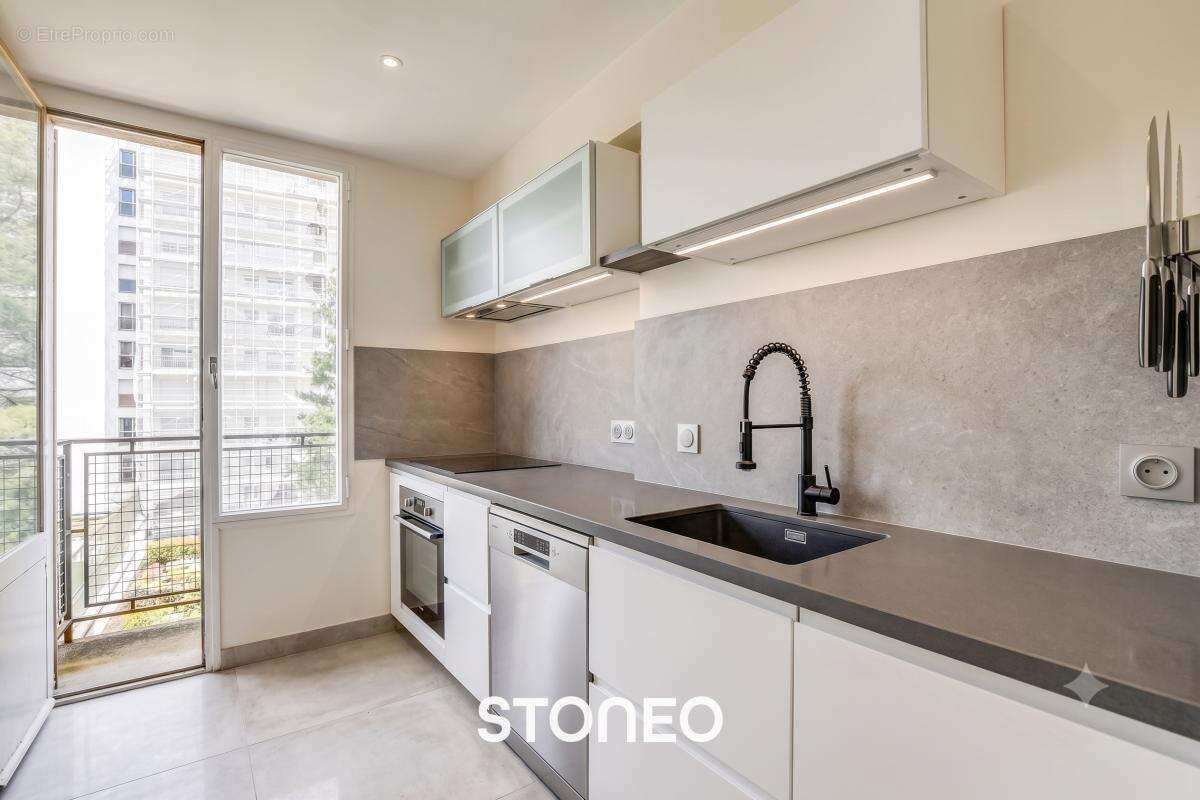 Appartement à PARIS-14E