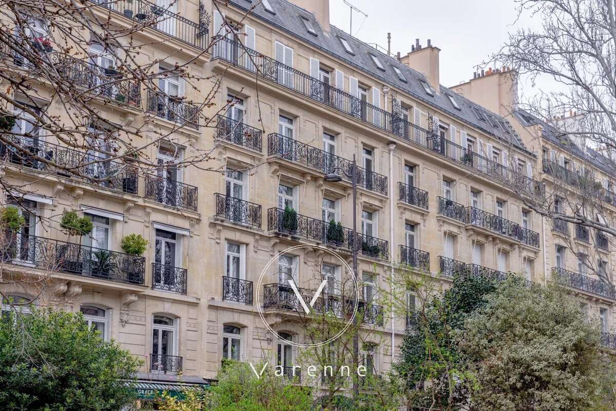Appartement à PARIS-7E