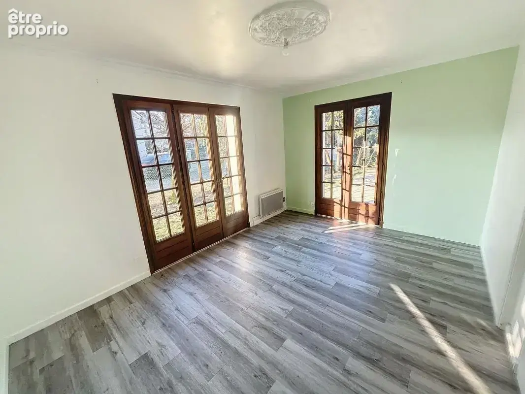 A SAISIR -  Maison de caractère avec grand volume ! - photo 6