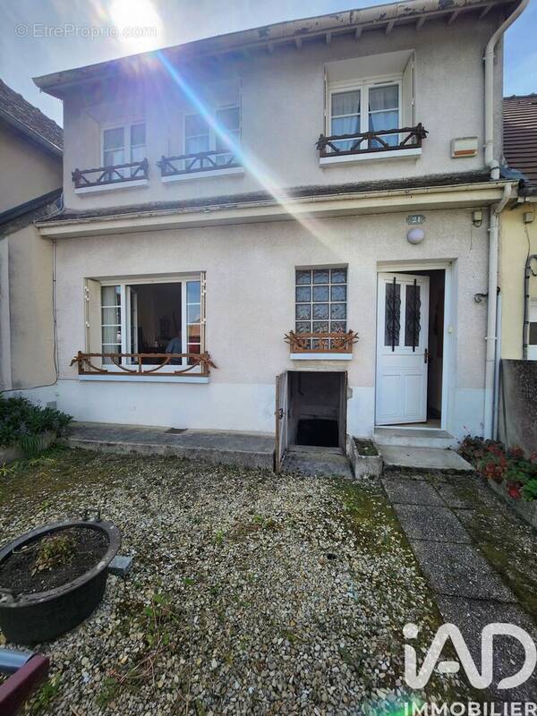 Photo 1 - Maison à VILLENAUXE-LA-GRANDE