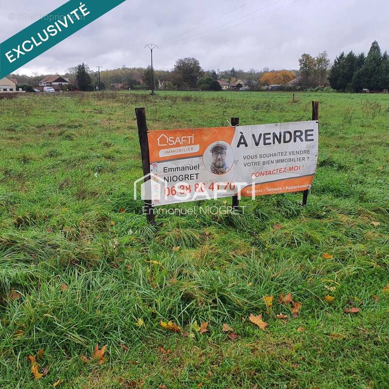 Photo 1 - Terrain à LABRUYERE