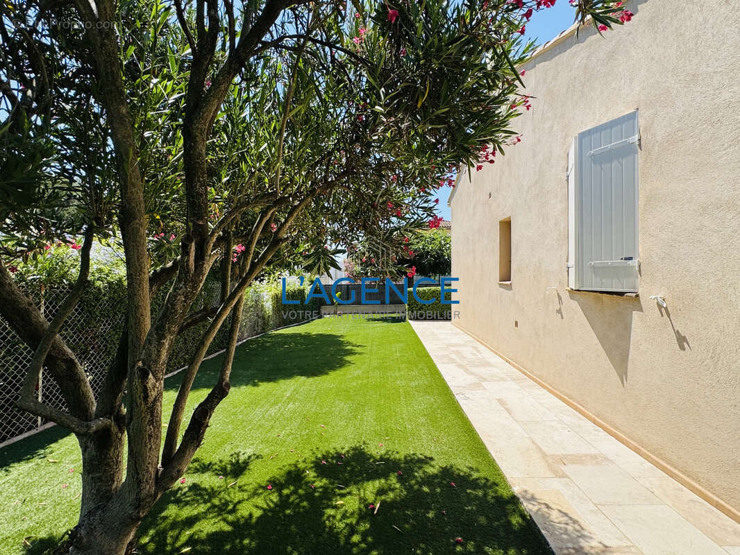 Maison de plain pied rénovée T5 90m2 avec terrain 447m2 - photo 18