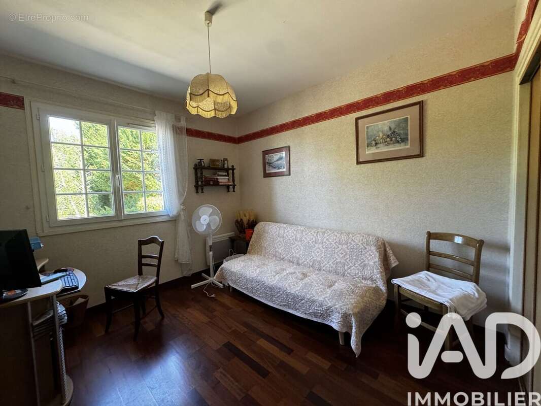 Maison 118 m² à Saint-Germain-De-Lusignan  - photo 9
