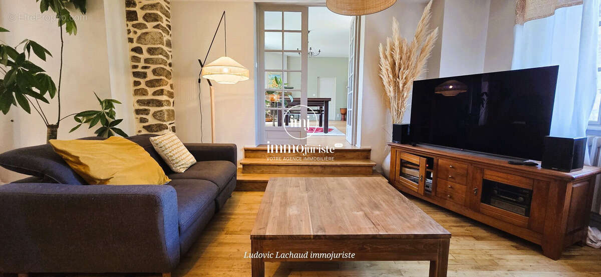 Maison 231 m² à Ladignac-Le-Long  - photo 5