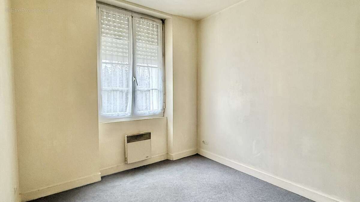 Maison à BONNETABLE