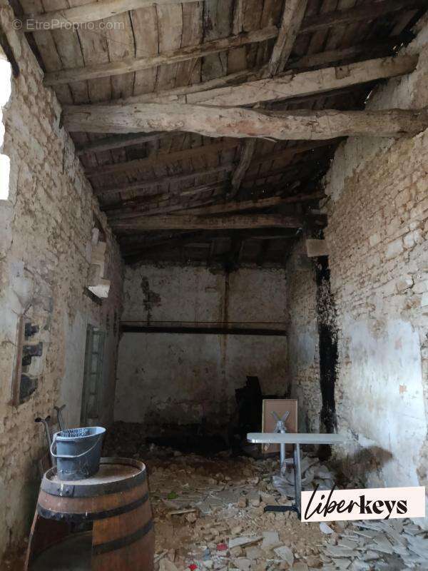 Maison à SAINT-GEORGES-DES-COTEAUX