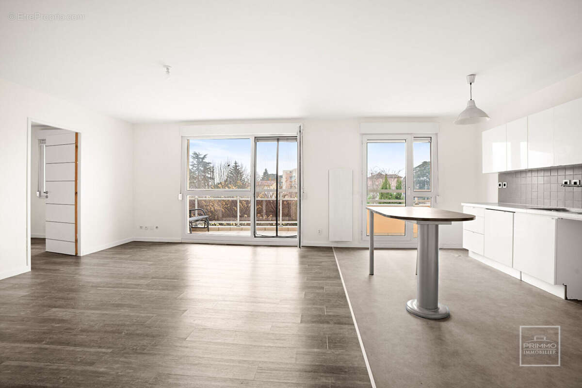 Appartement à SATHONAY-CAMP