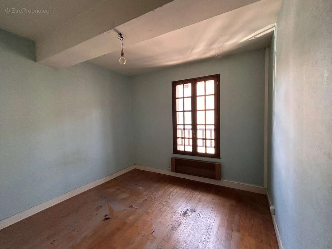 Maison à AURIGNAC