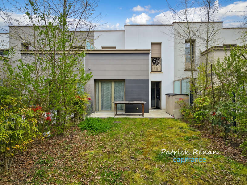 Maison à SAINT-CYR-L'ECOLE