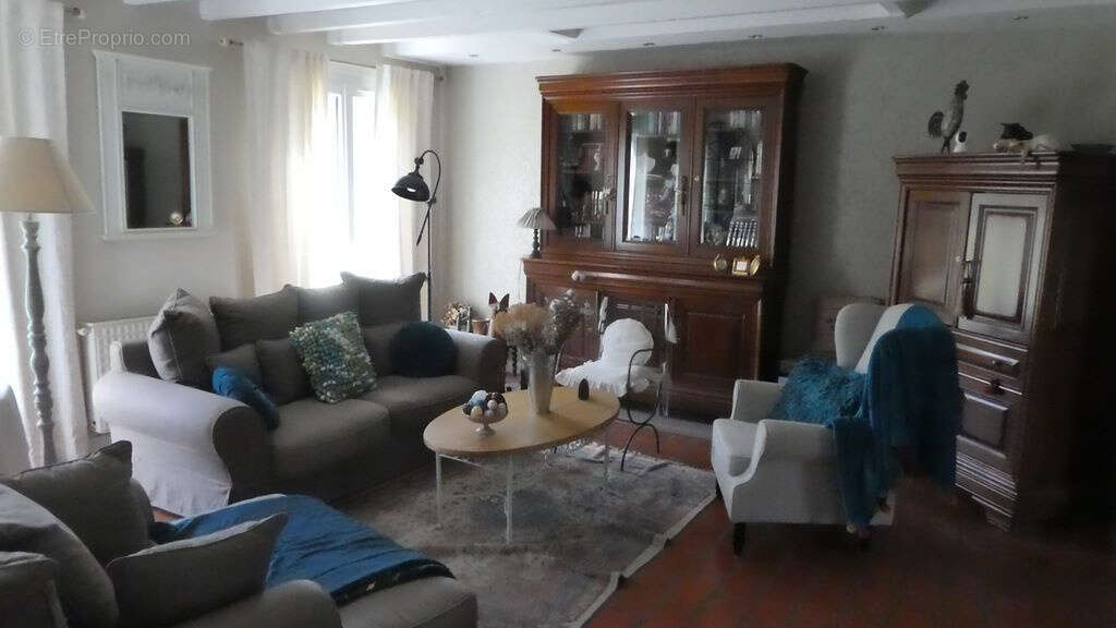 Maison à NEUVIC-ENTIER