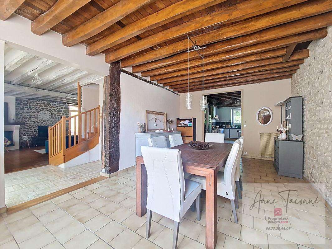 Maison 245 m² à Etampes  - photo 2