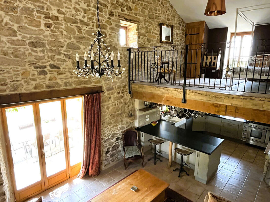 Maison à SAINT-BAZILE