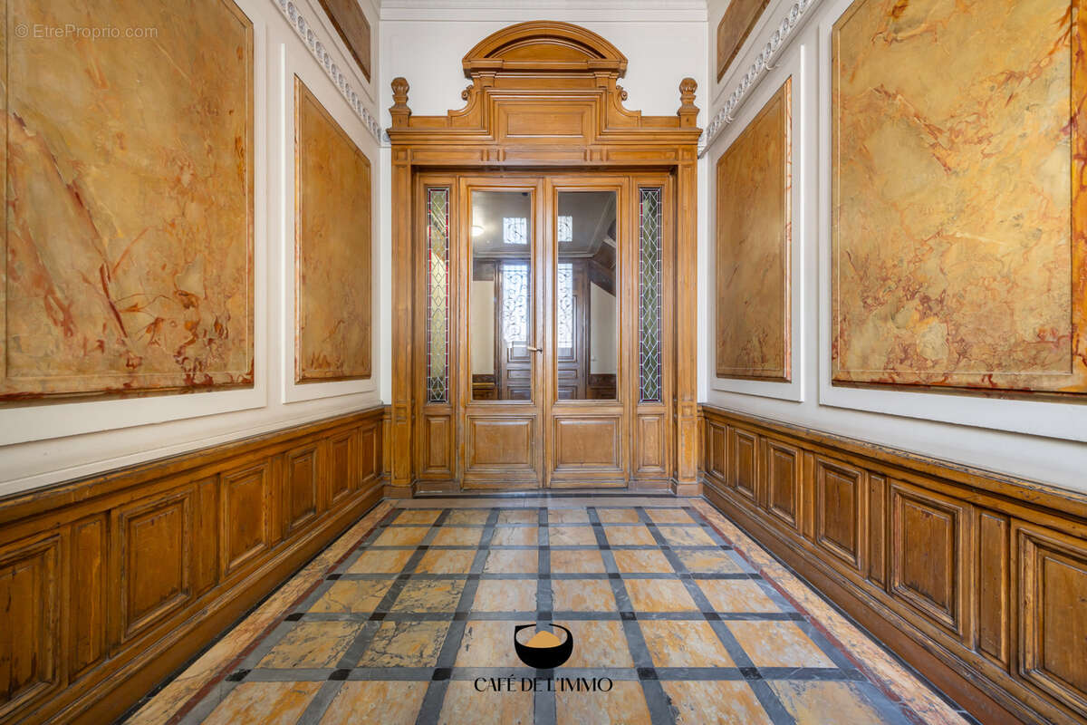 Appartement à MARSEILLE-1E