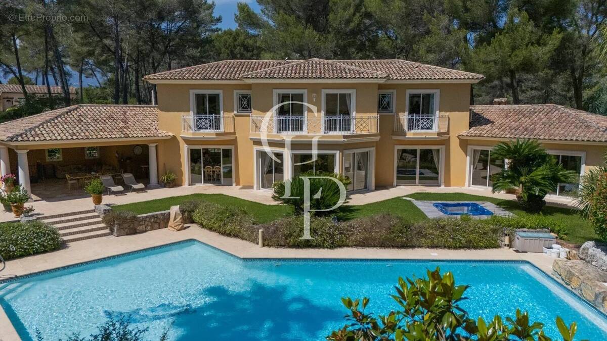 Maison à MOUGINS