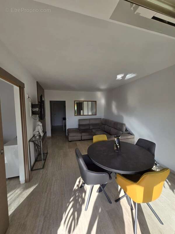 Appartement à VILLENEUVE-LOUBET