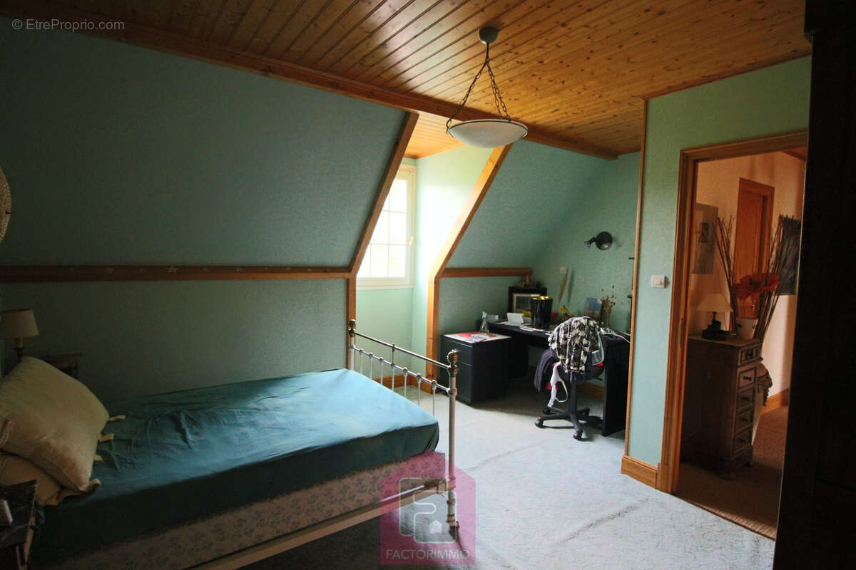 Maison familiale aux abords de Prayssac   Grand terrain et beau potentiel à exploiter ! - photo 13
