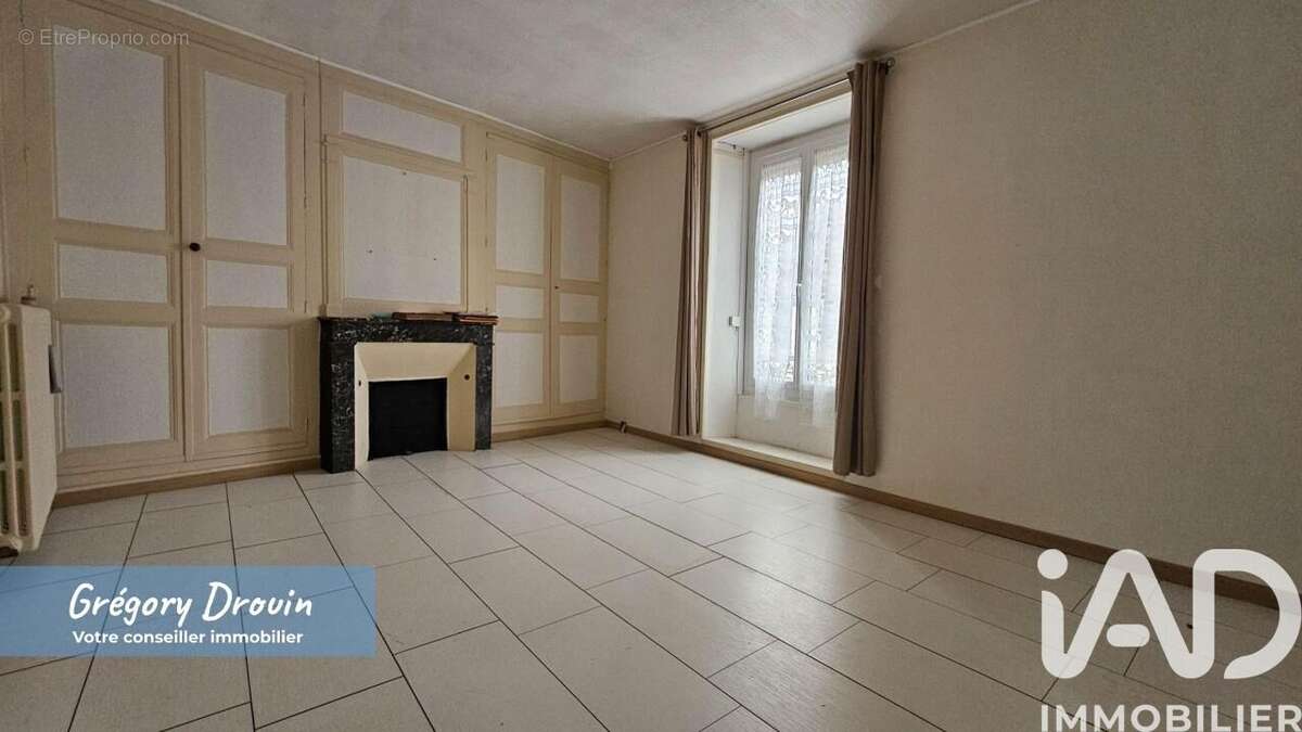 Maison 162 m² à Tousson  - photo 6