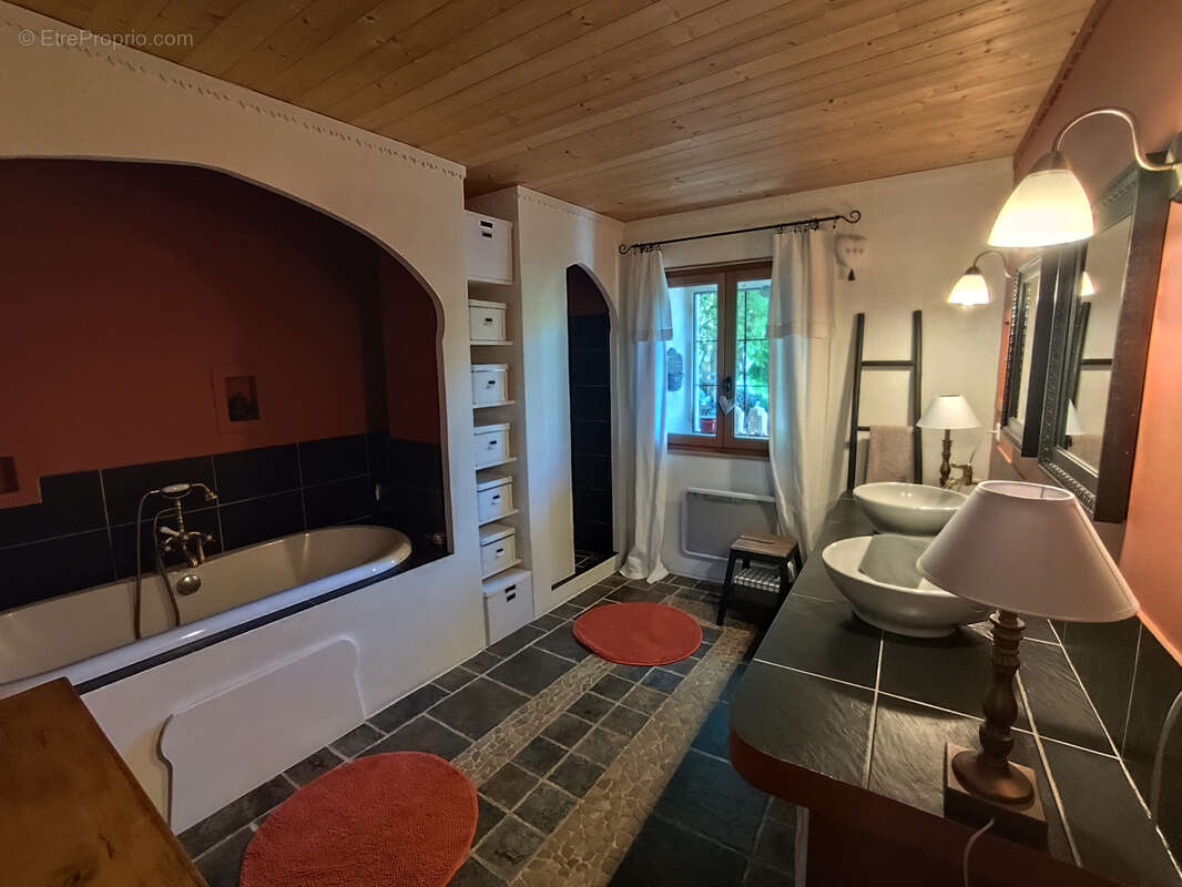 Maison à ALBIEZ-MONTROND