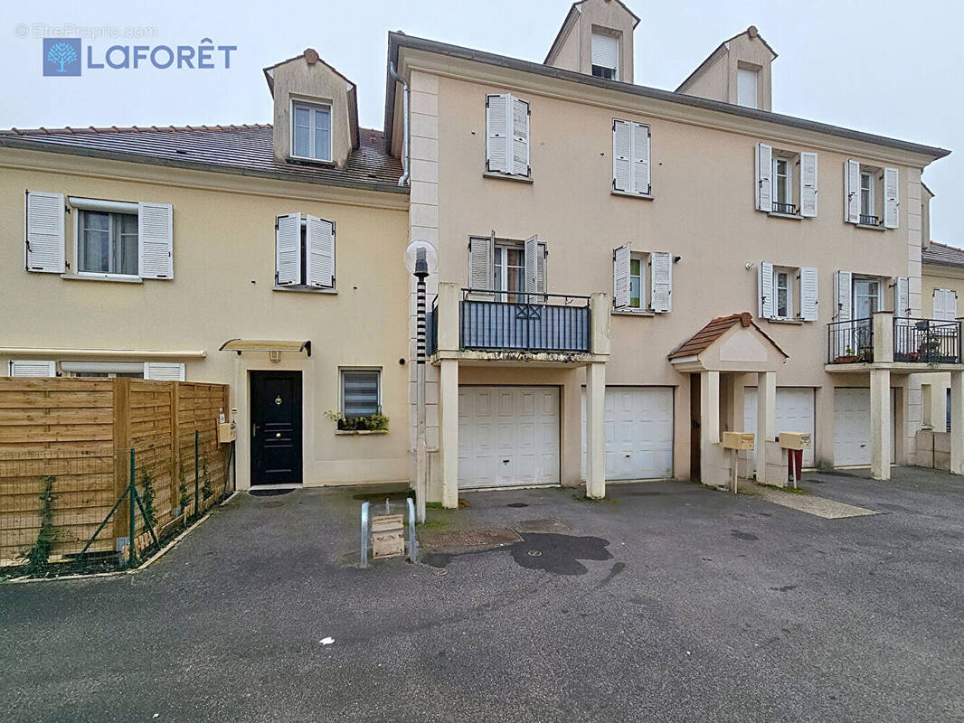 Appartement à BUSSY-SAINT-GEORGES