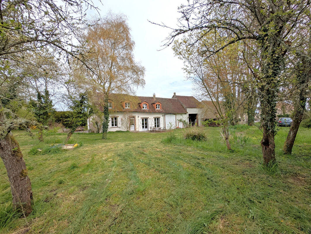 Maison à SAINT-AUBIN-CHATEAU-NEUF
