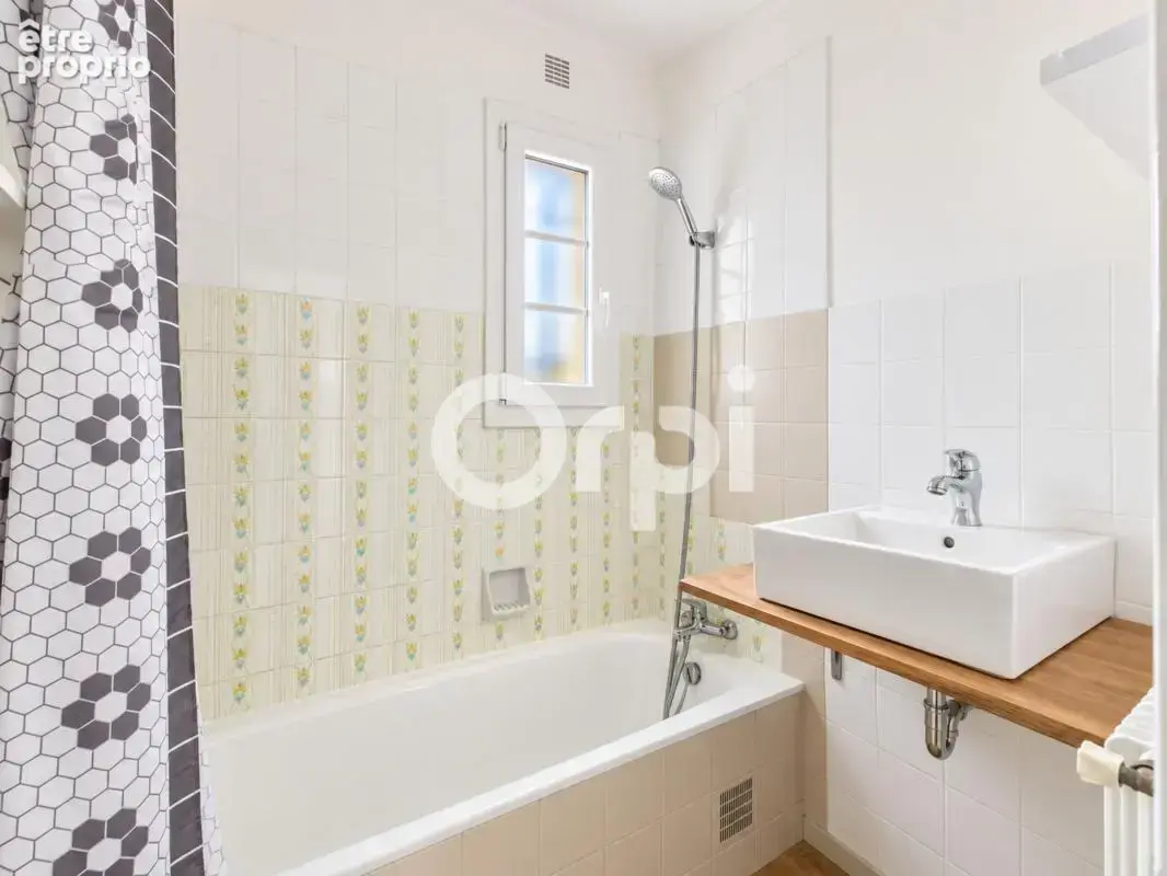 Terrasse de 35 m2-vue dégagée-proche commodités-lumineux - photo 9